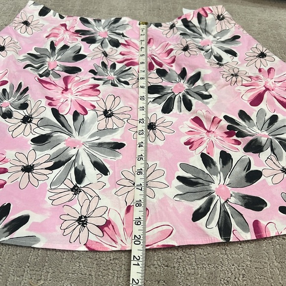 Women’s skirt - Picture 9 of 9